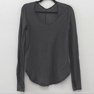 LULULEMON yogini 5 year long sleeve tee